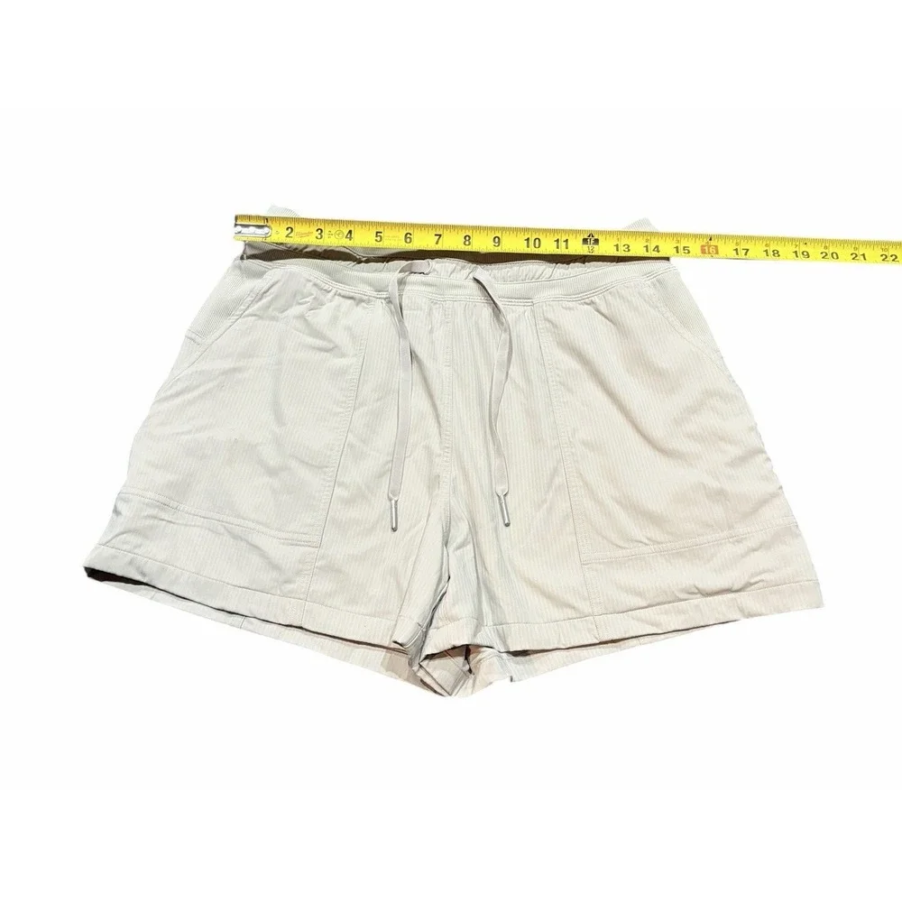 Lululemon‎ Dance Studio High-Rise Short 3.5